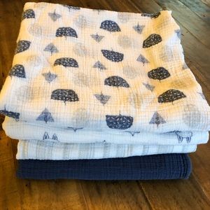 SOLD Aden + Anais 4 pack swaddle set